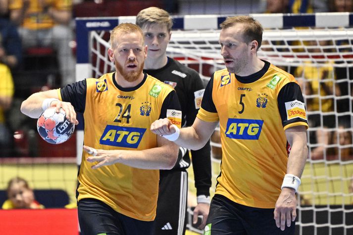 Jim Gottfridsson með boltann í tapinu gegn Íslandi á EM í janúar.