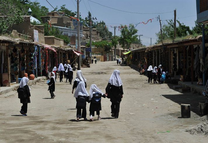 Skólastúlkur í Afganistan.