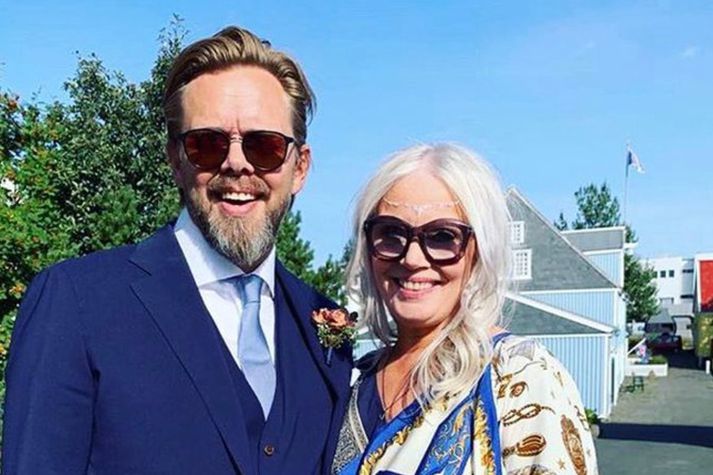Elías Guðmundsson og Sólveig Eiríksdóttir á brúðkaupsdaginn árið 2019. Í dag eru þau skilin en enn vinir og samstarfsfélagar.