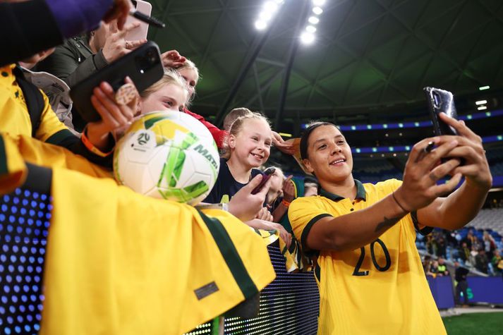 Sam Kerr og stöllur hennar í ástralska landsliðinu eru vinsælar og spila fyrsta leik sinn á HM í sumar væntanlega fyrir framan algjöran metfjölda í sögu knattspyrnu kvenna í Ástralíu.