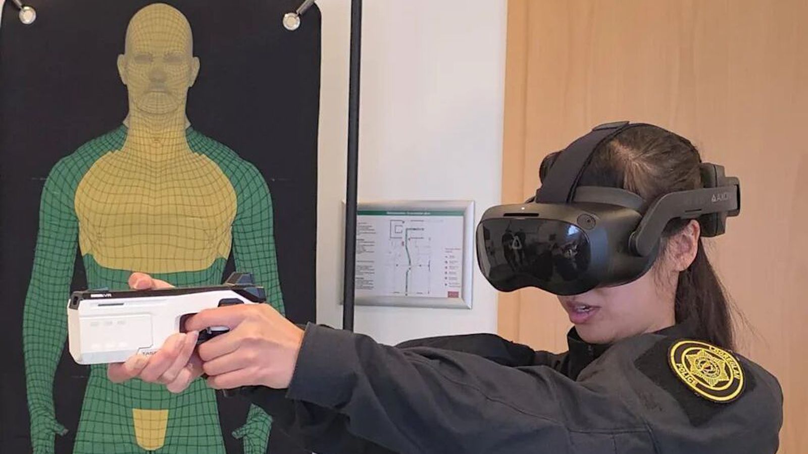 Hafa dregið rafbyssurnar fram hundrað sinnum