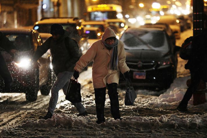 Íbúar Chicago-borgar hafa verið hvattir til að halda sig innandyra.