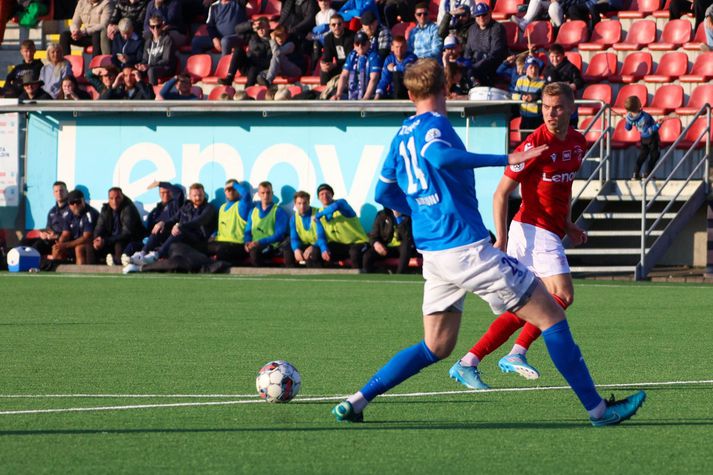 Tryggvi Hrafn var frábær í leiknum í kvöld. Hér leggur hann upp þriðja mark Vals á Patrick Pedersen.