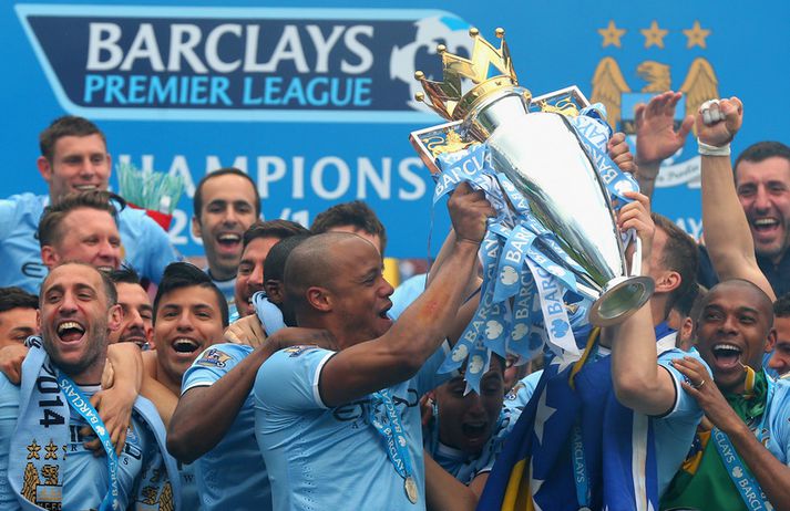 Vincent Kompany tók við Englandsbikarnum 2014 en síðan hefur Manchester borg ekki eignast Englandsmeistara.