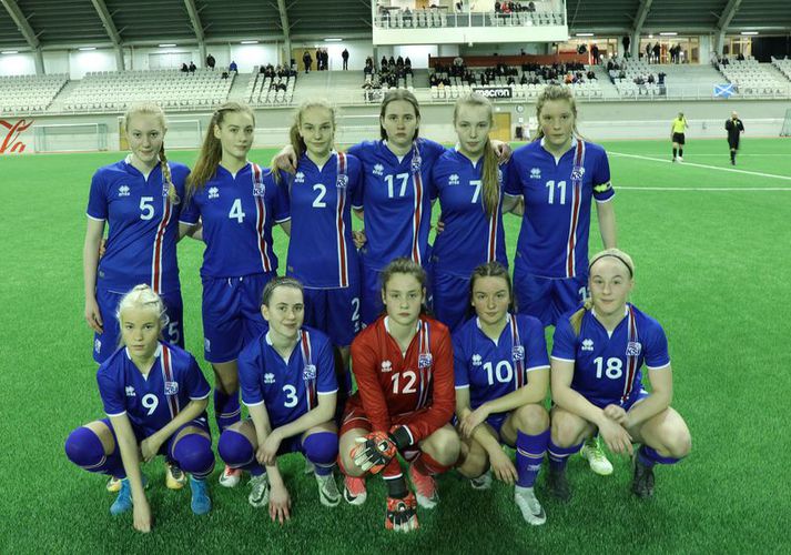 Byrjunarlið Íslands í leiknum. Markaskorarrnir voru Karólína Lea Vilhjálmsdóttir númer ellefu Helena Ósk Hálfdánardóttir,númer 9 og Clara Sigurðardóttir númer 10.