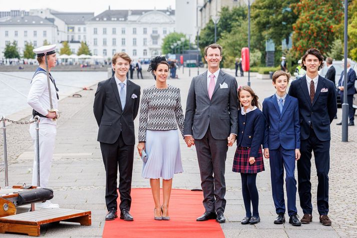 Jóakim prins með Marie eiginkonu sinni, börnum þeirra og börnum Jóakims og Alexöndru, fyrrverandi eiginkonu hans.