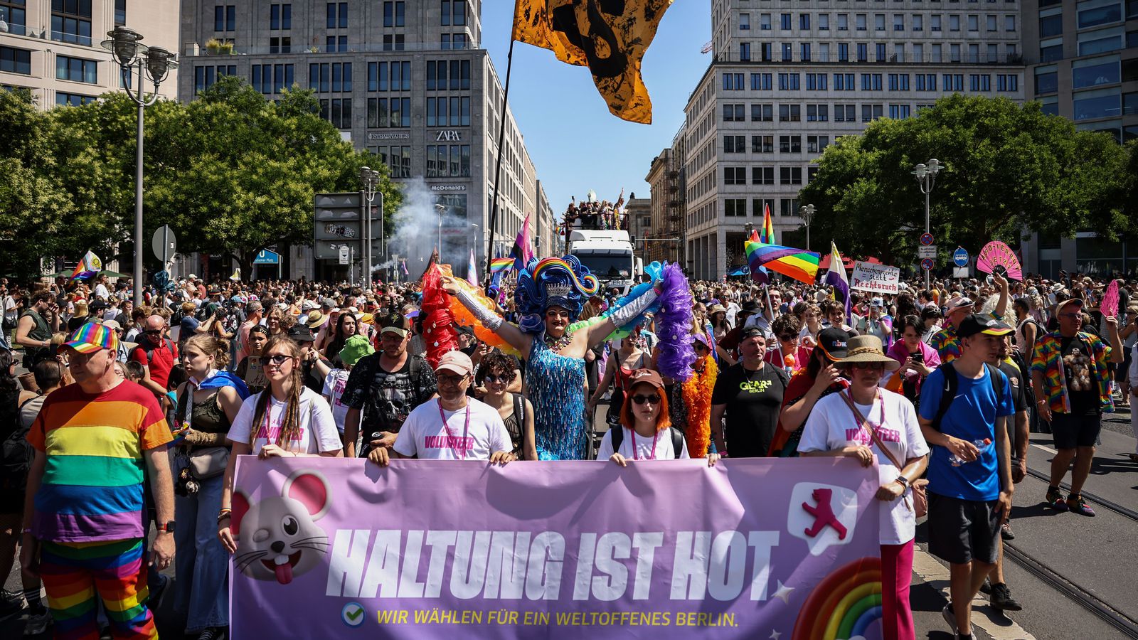 Minnst einn látinn á Pride-hátíð í Ber­lín