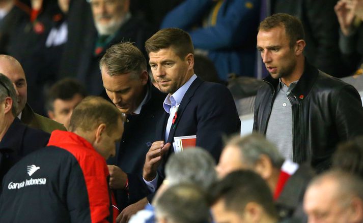 Gerrard fylgist með leik Liverpool gegn Crystal Palace.