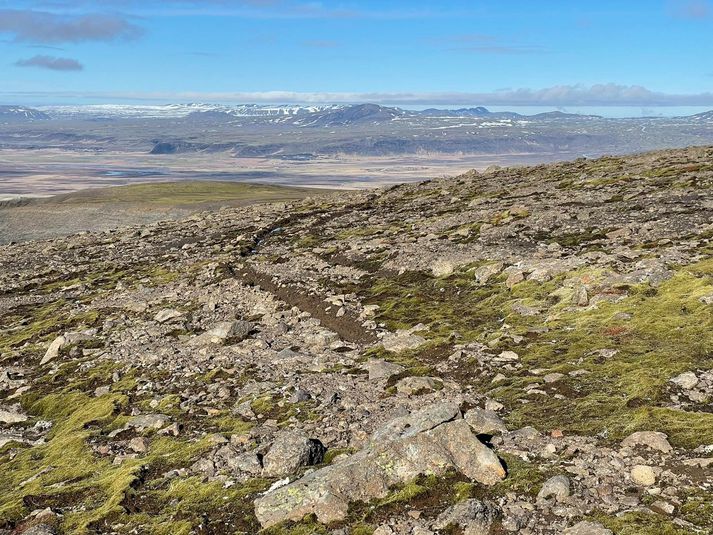 Djúp hjólför voru víða á fjallinu í morgun. 