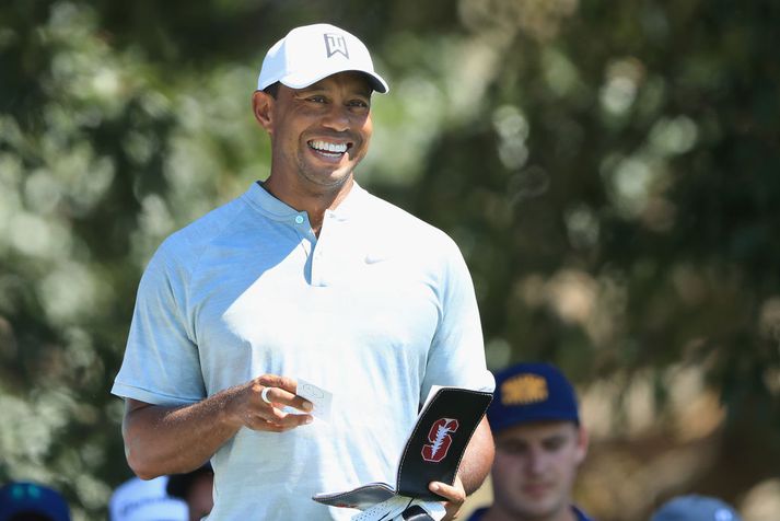 Tiger Woods brosmildur á hringnum í dag