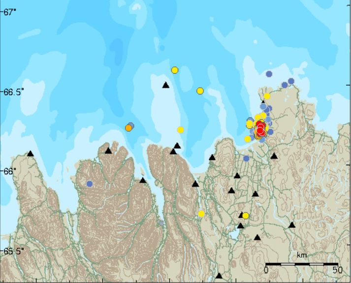 Skjálftahrinan í Öxarfirði hófst síðastliðinn laugardag en síðan þá hafa mælst hátt í 2500 jarðskjálftar á svæðinu.