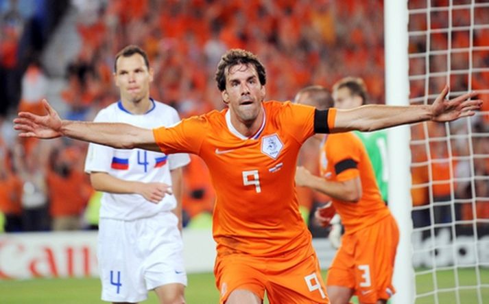 Van Nistelrooy fagnar marki á EM 2008.