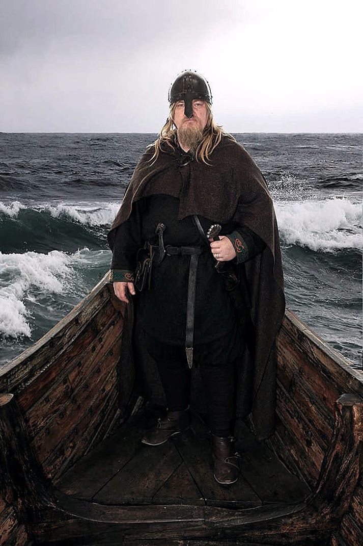 Hér stendur Gunnar Víking Ólafsson í stafni.