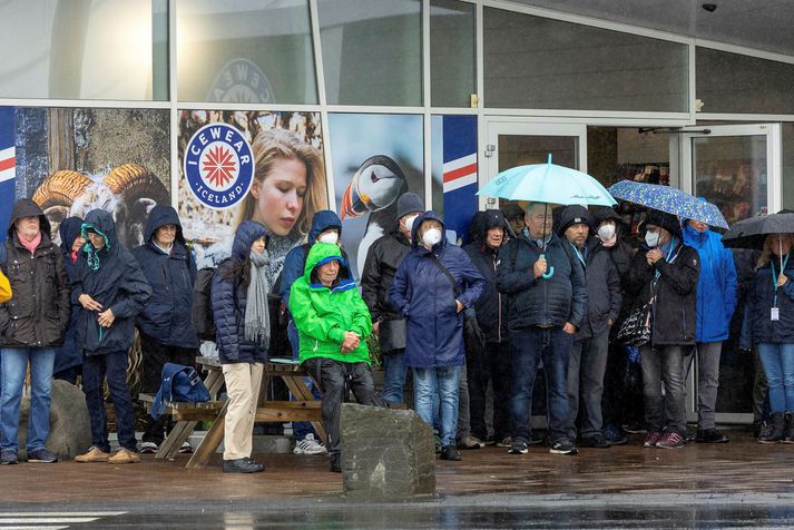 Ferðamenn af skemmtiferðaskipi á Skarafabakka