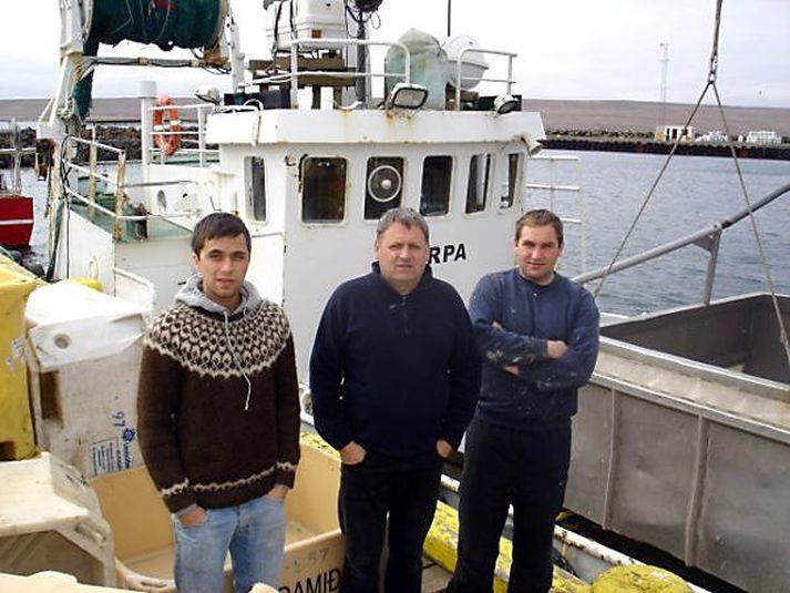 Harpa HU er 23 metrar að lengd. Bannið nær til báta sem eru stærri en 22 metrar.