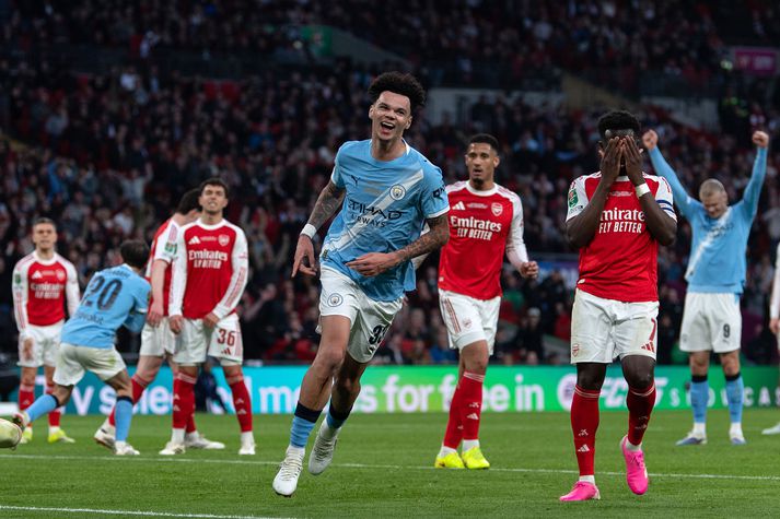 Manchester City og Arsenal mætast í dag en hér sést Nico O'Reilly fagna marki sínu í úrslitaleik enska deildarbikarsins á dögunum.