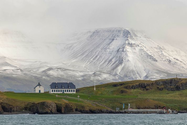 Á morgun má gera ráð fyrir að hlýtt loft komi að suðvesturhorni landsins.