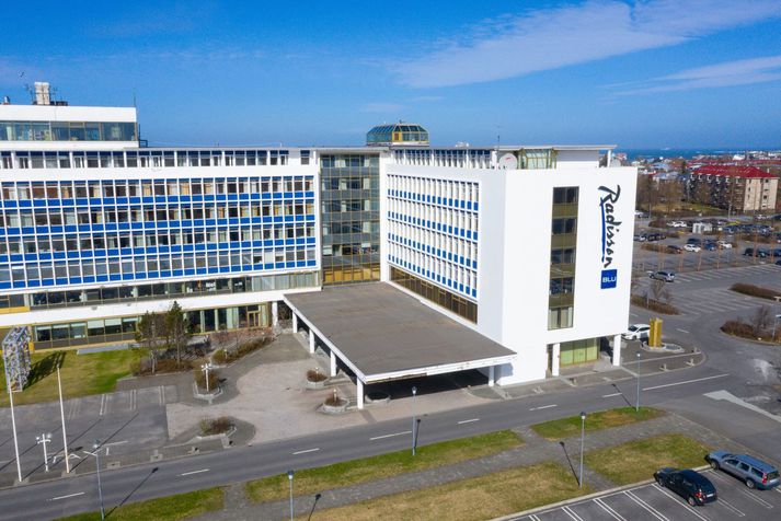Hótelstjóri Hótel Sögu segir ákvörðun stjórnvalda varðandi erlenda ferðamenn ljós í myrkri.