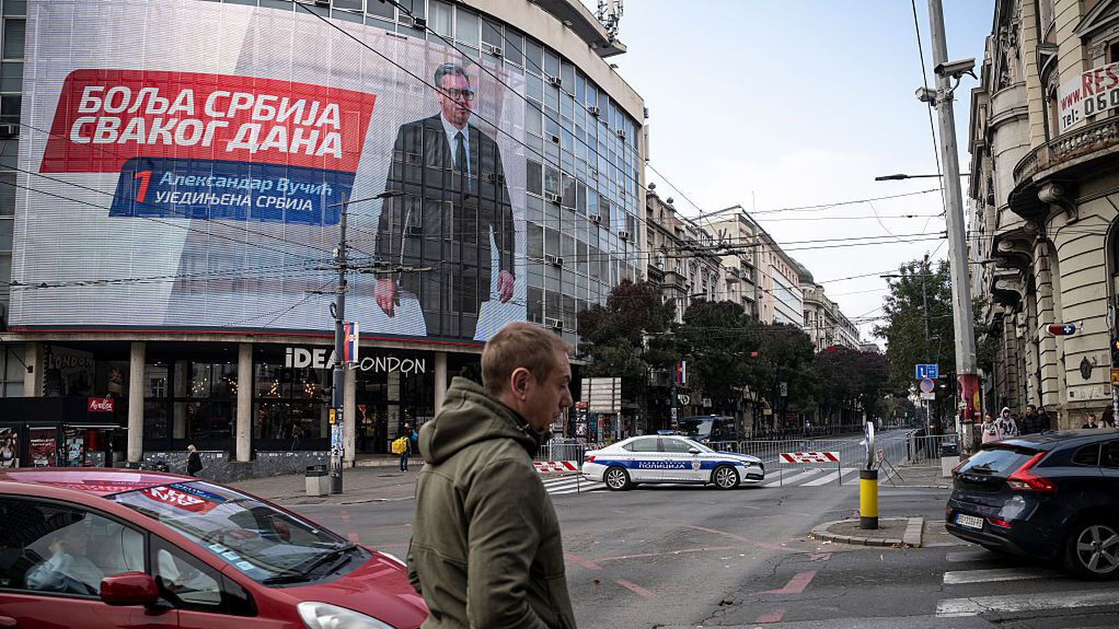 Stúdentahreyfing freistar að velta þaulsetnum Vučić