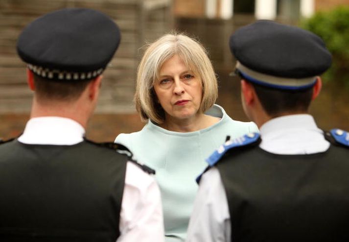 Theresa May innanríkisráðherra Breta svaraði fyrir málið í þinginu í gær.
