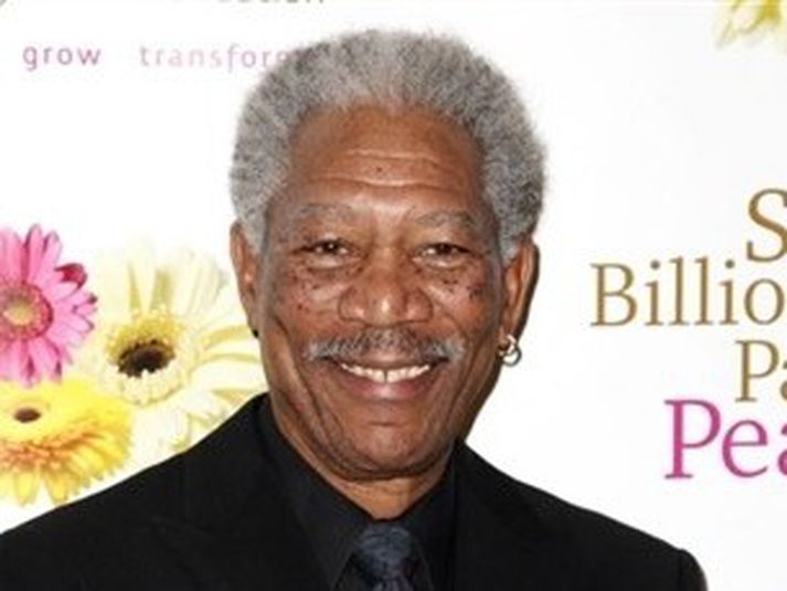 Svo virðist sem að Morgan Freeman hafi sloppið betur en útlit var fyrir i fyrstu. Mynd/ AFP.