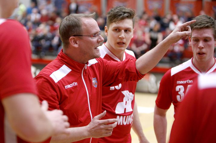 Óskar Bjarni Óskarsson, annar þjálfara Vals, var afar vonsvikinn með dómgæsluna í Rúmeníu.