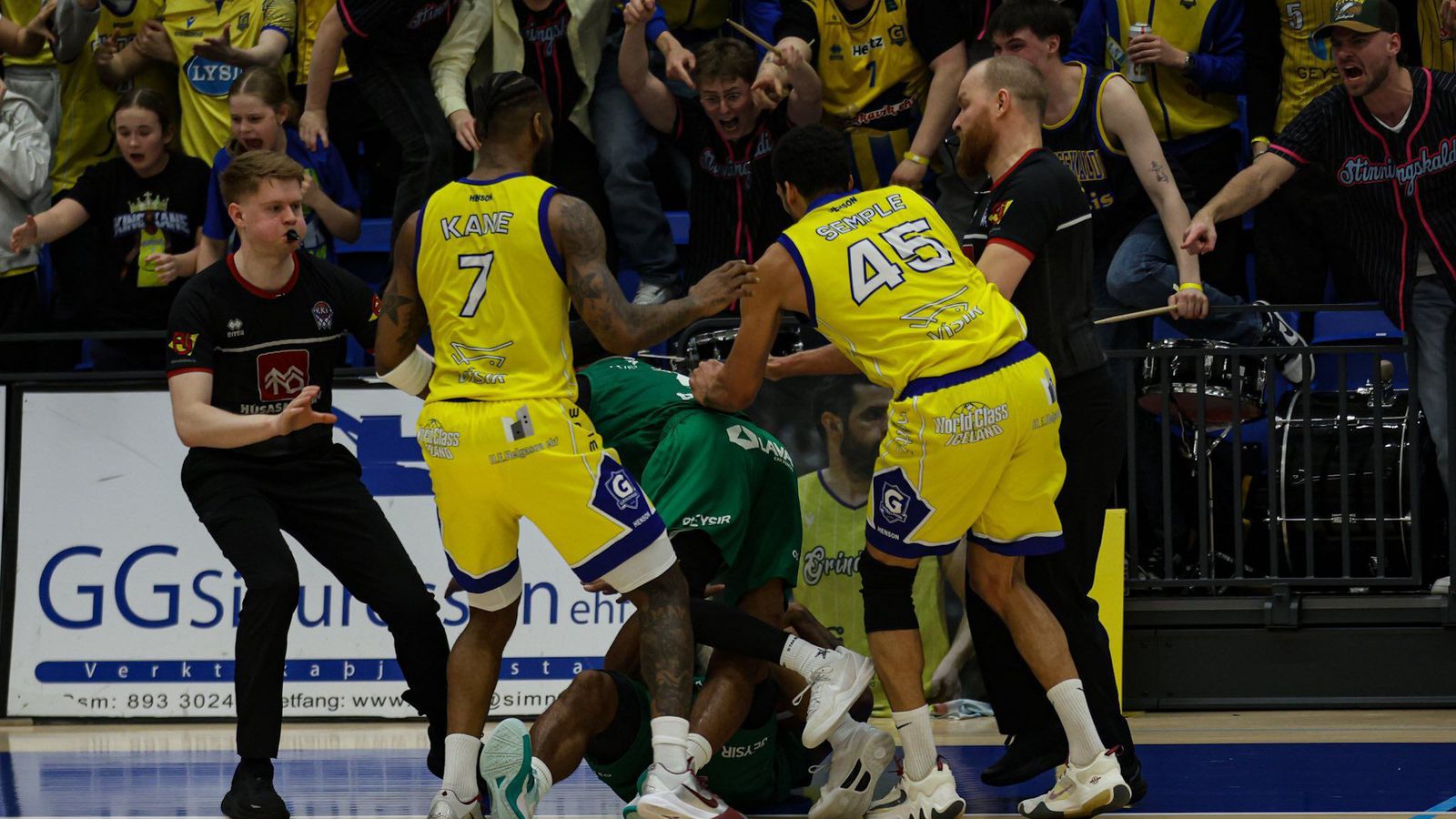 Dag­skráin í dag: Taugarnar þandar í Njarð­vík