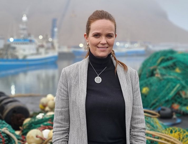 Íris Róbertsdóttir, bæjarstjóri í Vestmannaeyjum, furðar sig á skoðun kollega síns á Vestfjörðum.