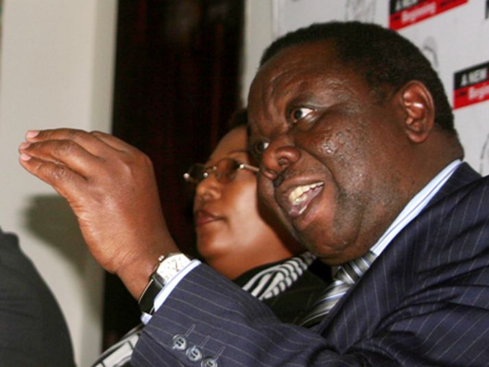 Morgan Tsvangirai leitaði skjóls í sendiráði Hollands í Harare á sunnudag því hann óttaðist um líf sitt.