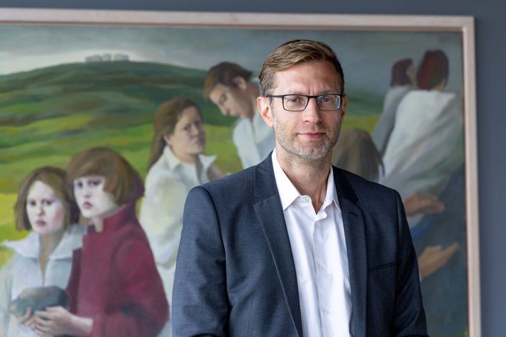 Jón Guðni Ómarsson, bankastjóri segir að fyrsti ársfjórðungur 2025 hafi einkennst af talsverðum sveiflum á alþjóðlegum mörkuðum. Þá ríki ákveðin óvissa um áhrif hækkunar tolla. 