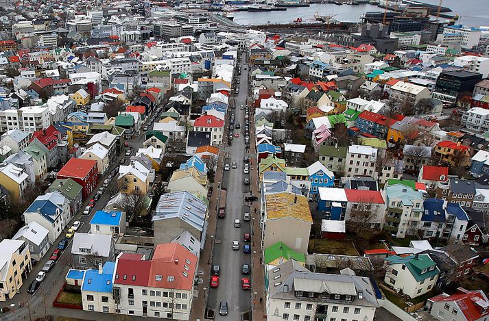 Verð á sérbýlum á höfuðborgarsvæði hækkaði um 1,8%, en verð fjölbýla á höfuðborgarsvæðinu lækkaði hins vegar lítið eitt.