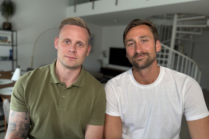 Geir Guðmundsson og Guðmundur Hólmar eiga margar góðar sögur eftir tæplega tveggja áratuga handboltaferil.  