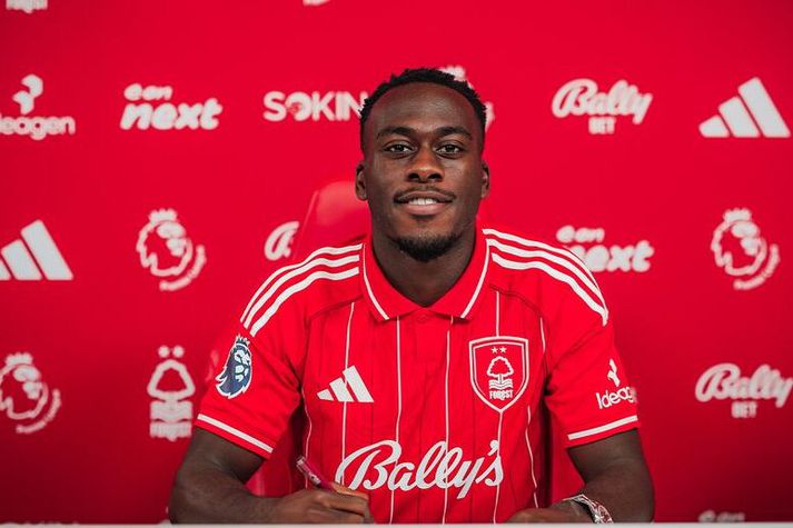 Arnaud Kalimuendo er mættur í búning Nottingham Forest.