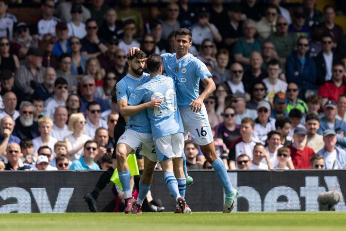 Josko Gvardiol hefur verið funheitur að undanförnu og er hér fagnað eftir að hafa komið Manchester City í 1-0 í dag.