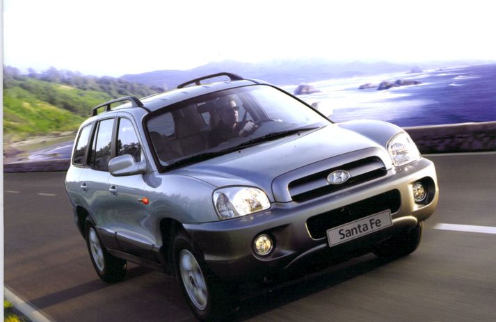 Hyundai Santa Fe bifreið.