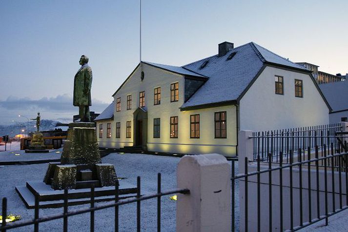 Í forsætisráðuneytinu efast menn um heimild saksóknara Alþingis til að leggja hald á gögn.Fréttablaðið/gva 