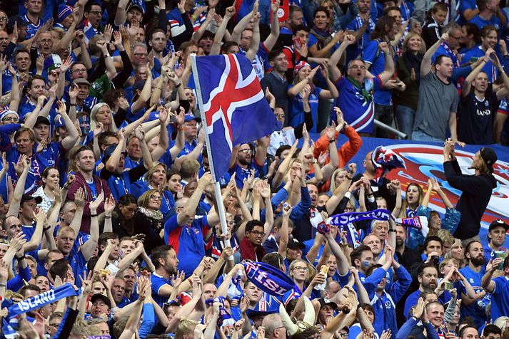 Von er á góðum stuðningi í Laugardalnum í kvöld. 