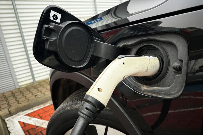 Rannsókn bendir til þess að tengiltvinnbílar eyði töluvert meira eldsneyti en haldið var.