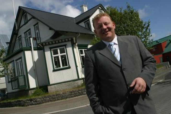 Hendrik Björn Hermannsson leysir málin.