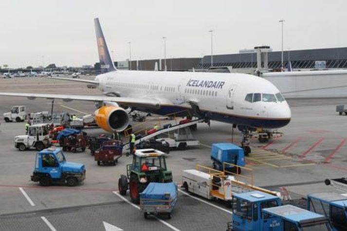 Flugvél Icelandair þurfti að lenda vegna reyks í farþegarými.