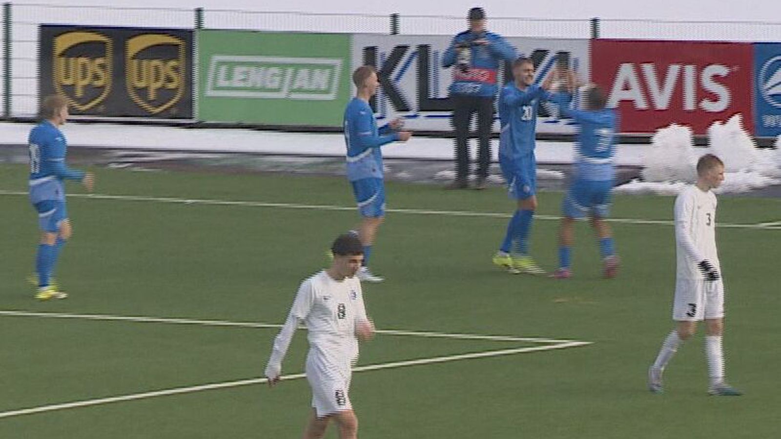 Sjáðu mörkin þegar Viktor, Daníel og strákarnir af­greiddu Eista