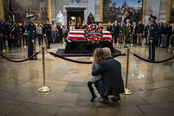 Athöfnin í Washington hefst klukkan 14 að íslenskum tíma.