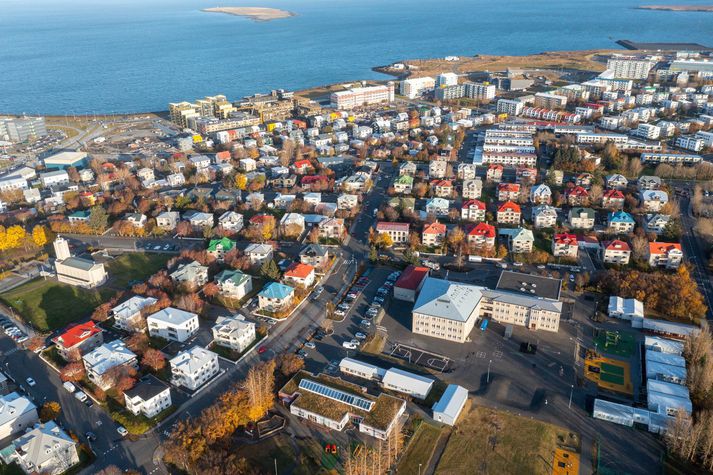 Aukin ásókn heimila í verðtryggð lán kemur í kjölfar þess að vaxtastigið hefur hækkað mikið á skömmum tíma.