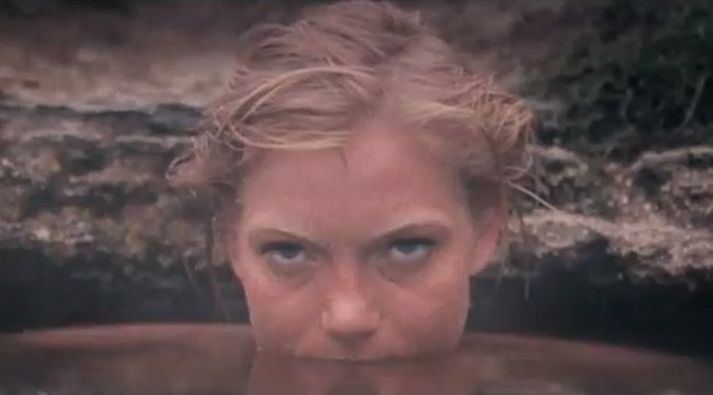 Leikkonan Saga Garðarsdóttir leikur í myndbandi þeirra Garrix og van Doorn.