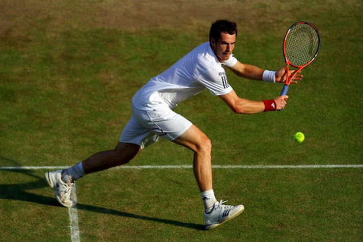 Andy Murray var í eldlínunni í gær.