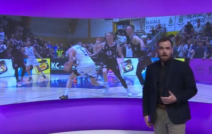 Davíð Tómas Tómasson útskýrir í Dómarahorni Davíðs af hverju sigurkarfa Hilmars Smára Henningssonar gegn Tindastóli var ólögleg.