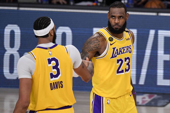 Anthony Davis og LeBron James drógu vagninn fyrir Los Angeles Lakers í nótt.