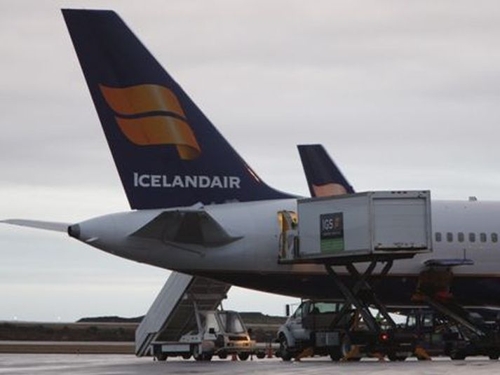 Mennirnir laumuðust inn í flugvél Icelandair.