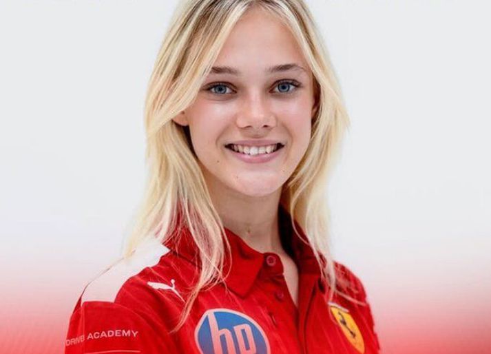 Danski ökuþórinn Alba Hurup Larsen ætlar sér að skrifa söguna fyrir konur í formúlu 1.