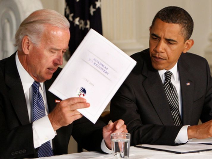 Biden og Obama ræddu nýverið um Ísland. Mynd/AP